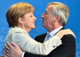 JUNCKER,  UN RICICLATORE AI VERTICI UE
