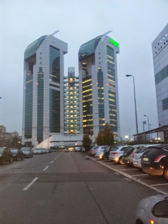 IL CAPITALE IN CRISI MENTRE GIUNGE LA SERA