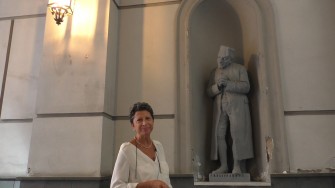 SCARPETTA, PALAZZO CON FAMIGLIA