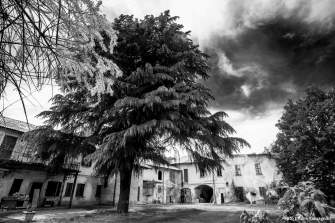 ASSIANO, STRAPPATA AL DEGRADO LA CHIESA XIII SEC.