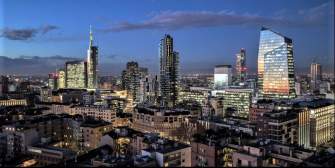 IL FALSO MITO DEI GRATTACIELI CHE “RISPARMIANO SUOLO”