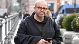 AI, PAOLO BENANTI: FRATE OMOFOBO MA “INTELLIGENTE”